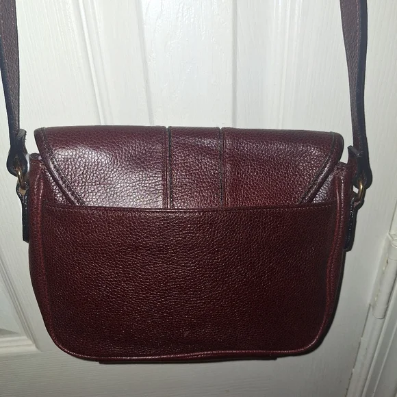Vintage Aigner Elegant Burgundy Leather Crossbody Bag - Picture 3 of 11